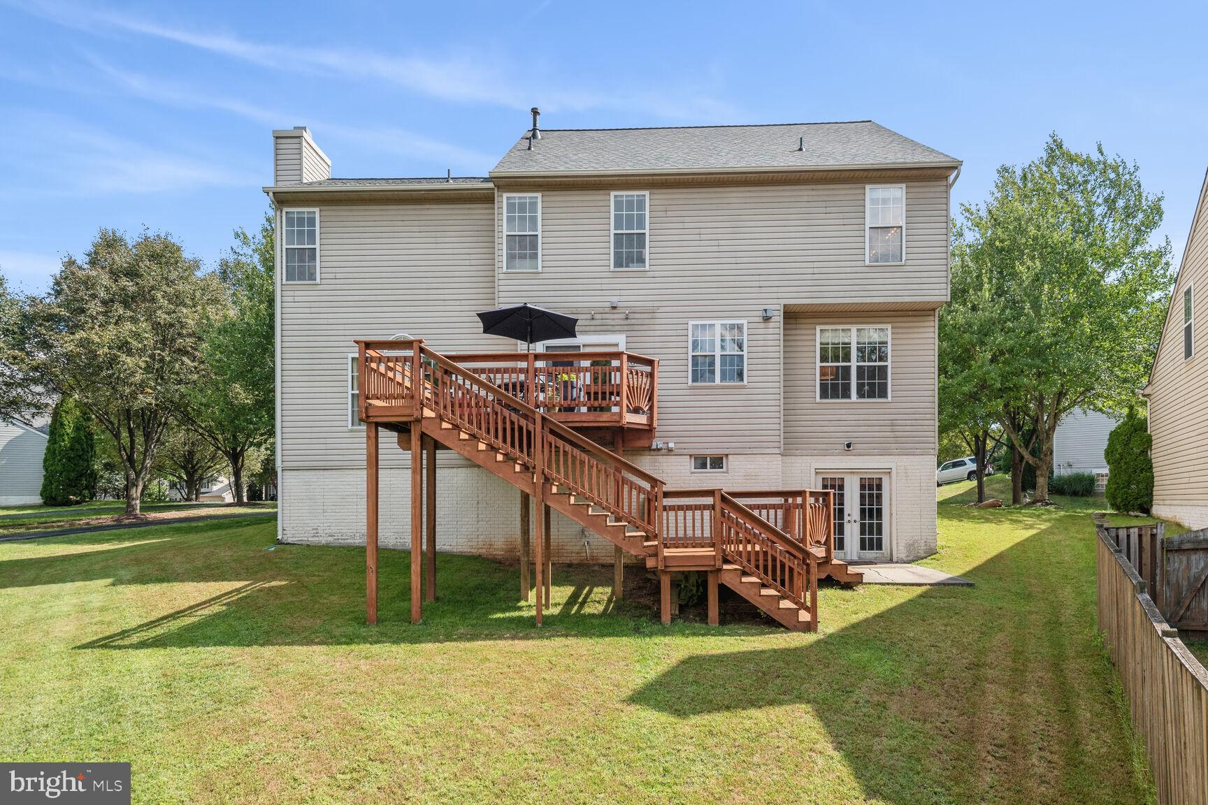 18461 Crownsgate Circle Germantown, MD 20874 - Photo 42 of 43 Rear