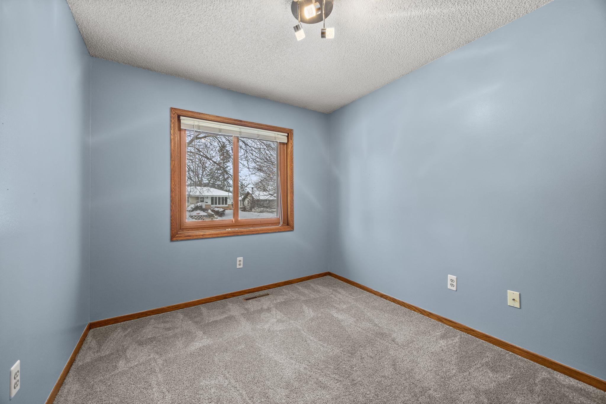 4235 Royce Street Northeast Columbia Heights, MN 55421 - Photo 11 of 22