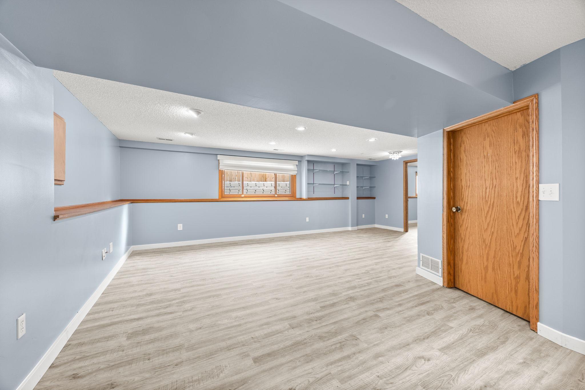 4235 Royce Street Northeast Columbia Heights, MN 55421 - Photo 14 of 22