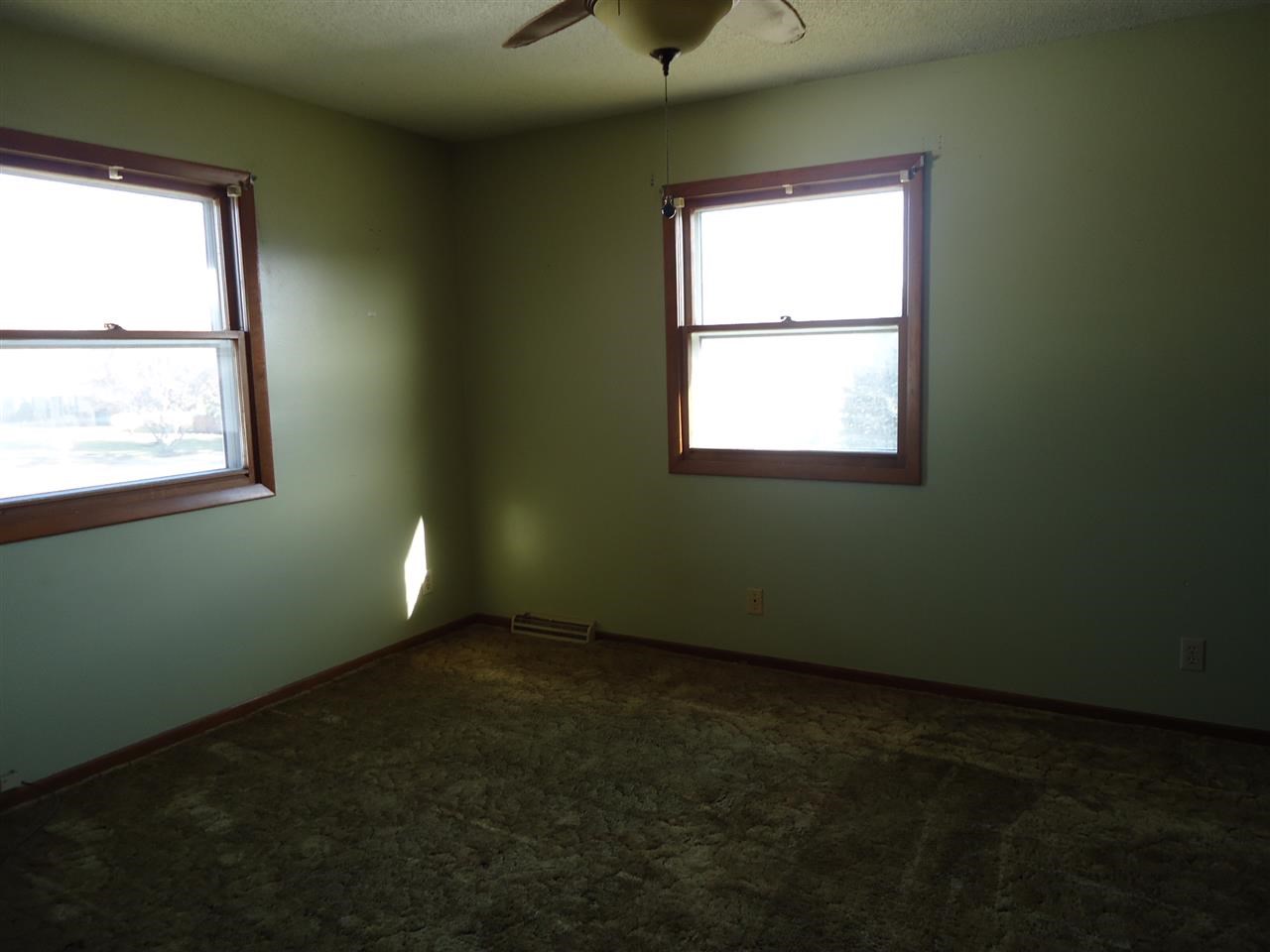 1402 Mitchell Drive Rochester, IN 46975 - Photo 14 of 19