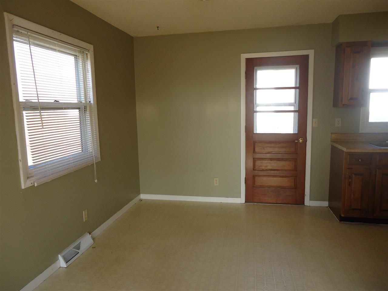 1402 Mitchell Drive Rochester, IN 46975 - Photo 4 of 19