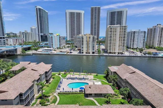 $300,000 | 2600 Diana Drive, Unit 320, Hallandale Beach, FL 33009