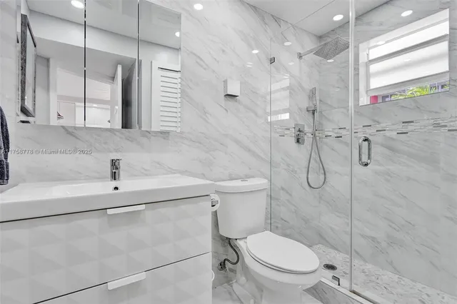 $300,000 | 2600 Diana Drive, Unit 320, Hallandale Beach, FL 33009