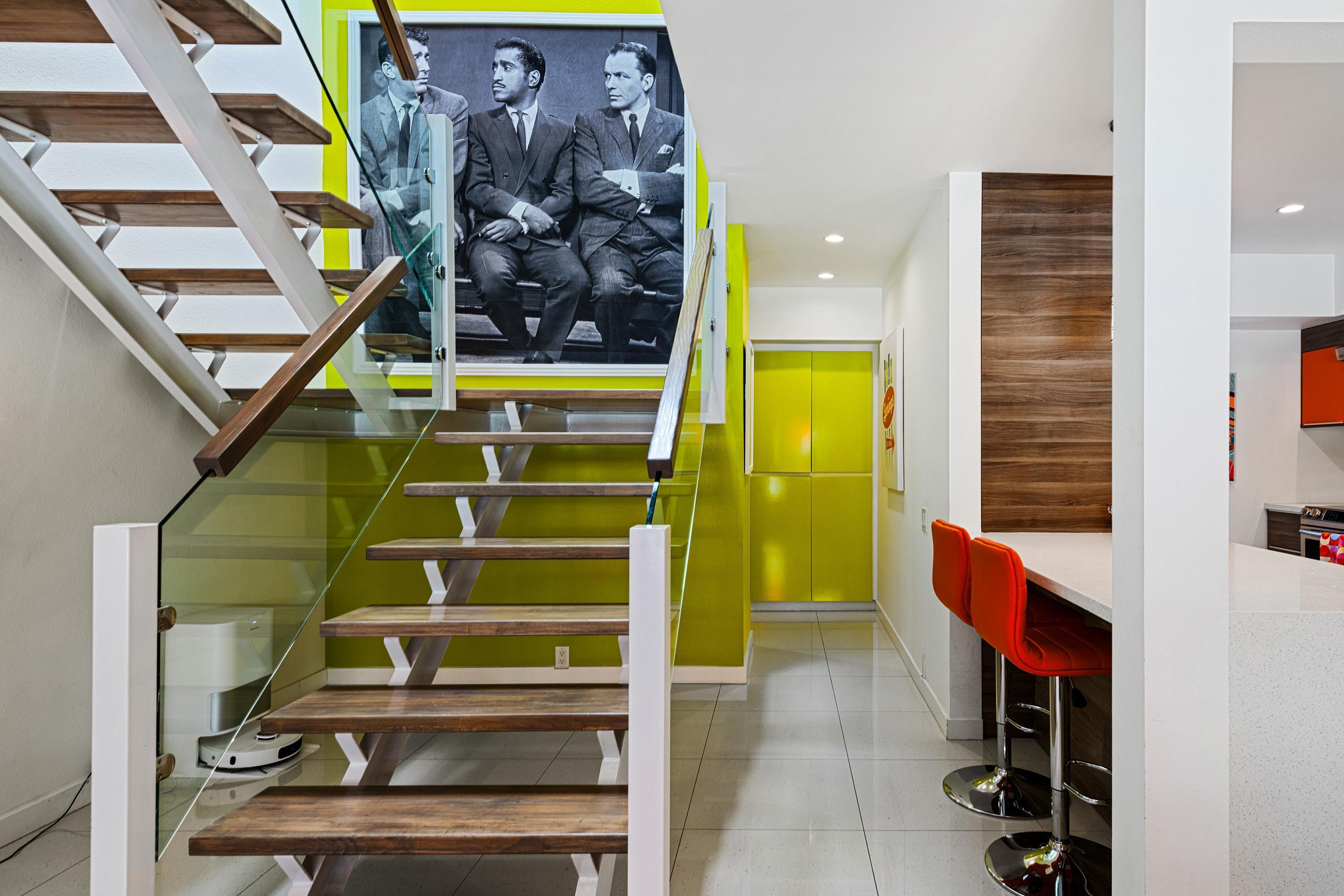 500 West Arenas Road, Unit 2 Palm Springs, CA 92262 - Photo 23 of 36 a view of entryway