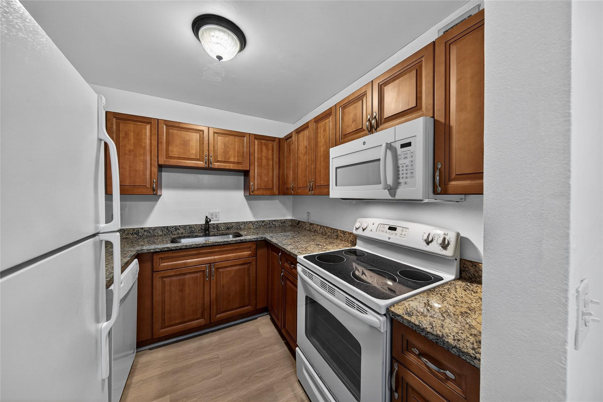2201 Northeast 36th Street, Unit 105 Lighthouse Point, FL 33064 - Photo 5 of 25 Photo 5