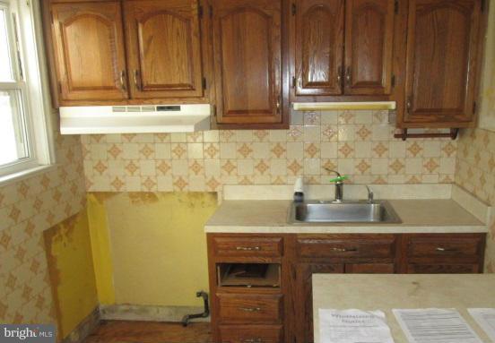 3010 Dunmurry Road Baltimore, MD 21222 - Photo 6 of 14 Kitchen