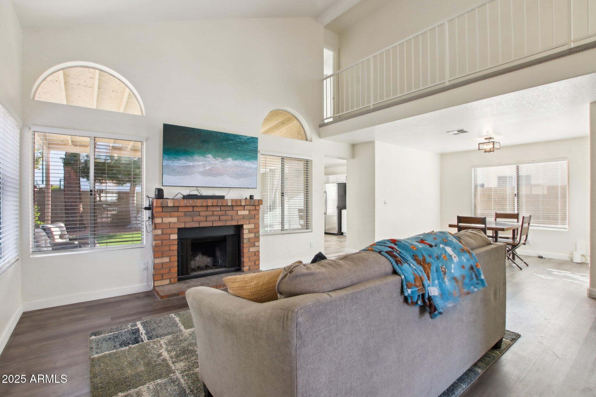 16-web-or-mls-E Desert Trumpet Rd-004
