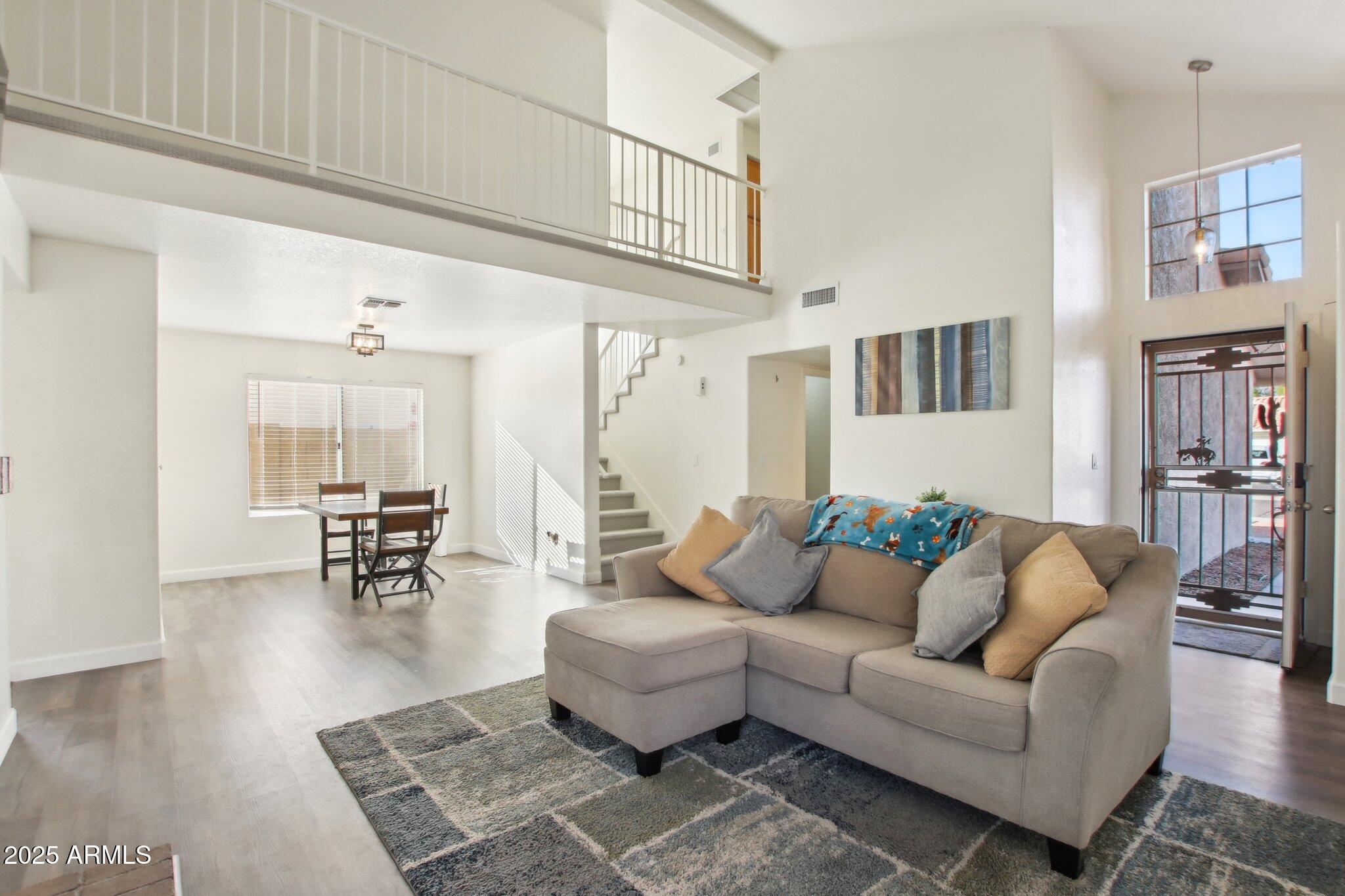 17-web-or-mls-E Desert Trumpet Rd-005