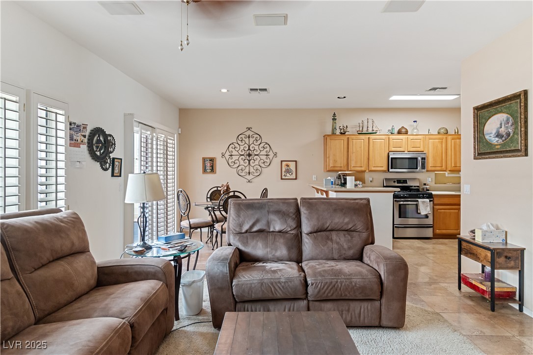 2078 Willow Bay Road Laughlin, NV 89029 - Photo 23 of 99 Family Room with recessed lighting