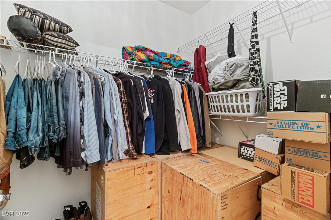 2078 Willow Bay Road Laughlin, NV 89029 - Photo 38 of 99 View of walk in closet