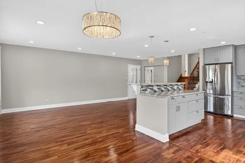 $500,000 | 567 Bedford Lane, Des Plaines, IL 60016