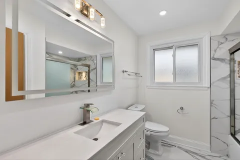 $500,000 | 567 Bedford Lane, Des Plaines, IL 60016