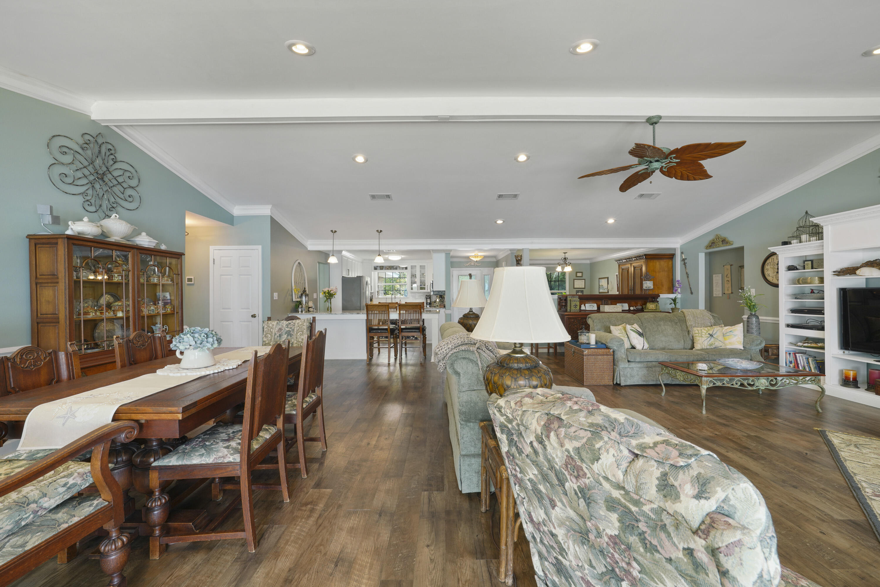 94 George Ellis Point Road Freeport, FL 32439 - Photo 15 of 63 a living room with furniture and wooden floor