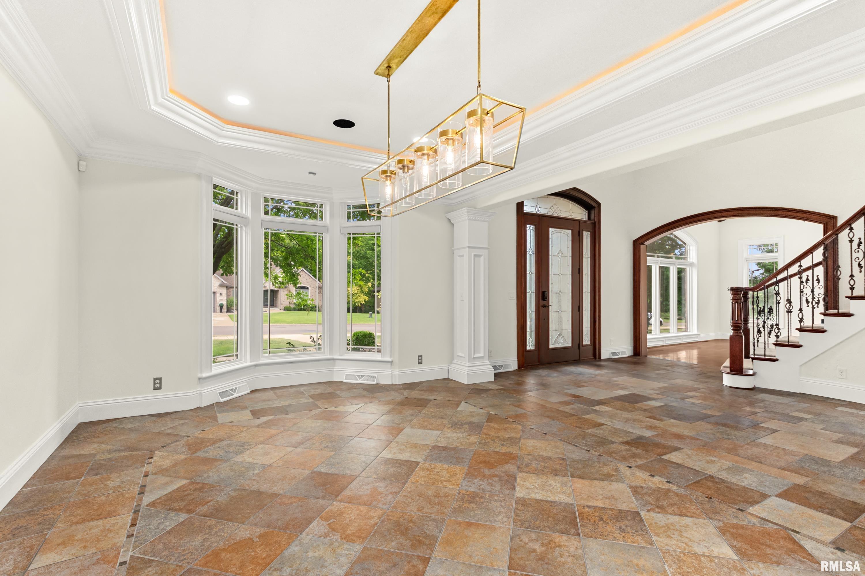 1811 Kern Road Washington, IL 61571 - Photo 12 of 95 Gallery Image 12