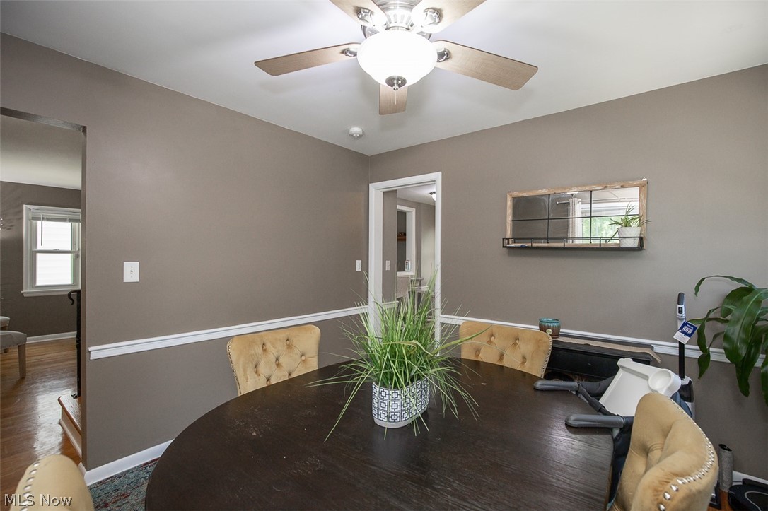 1724 Wiltshire Road Akron, OH 44313 - Photo 12 of 31