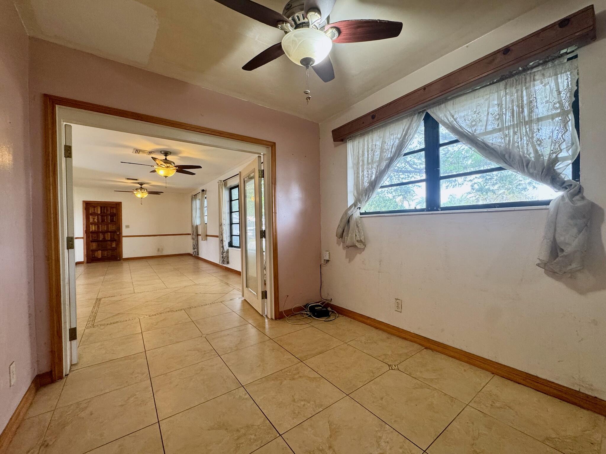 10060 Southwest 214th Street Cutler Bay, FL 33189 - Photo 11 of 26 IMG_1562