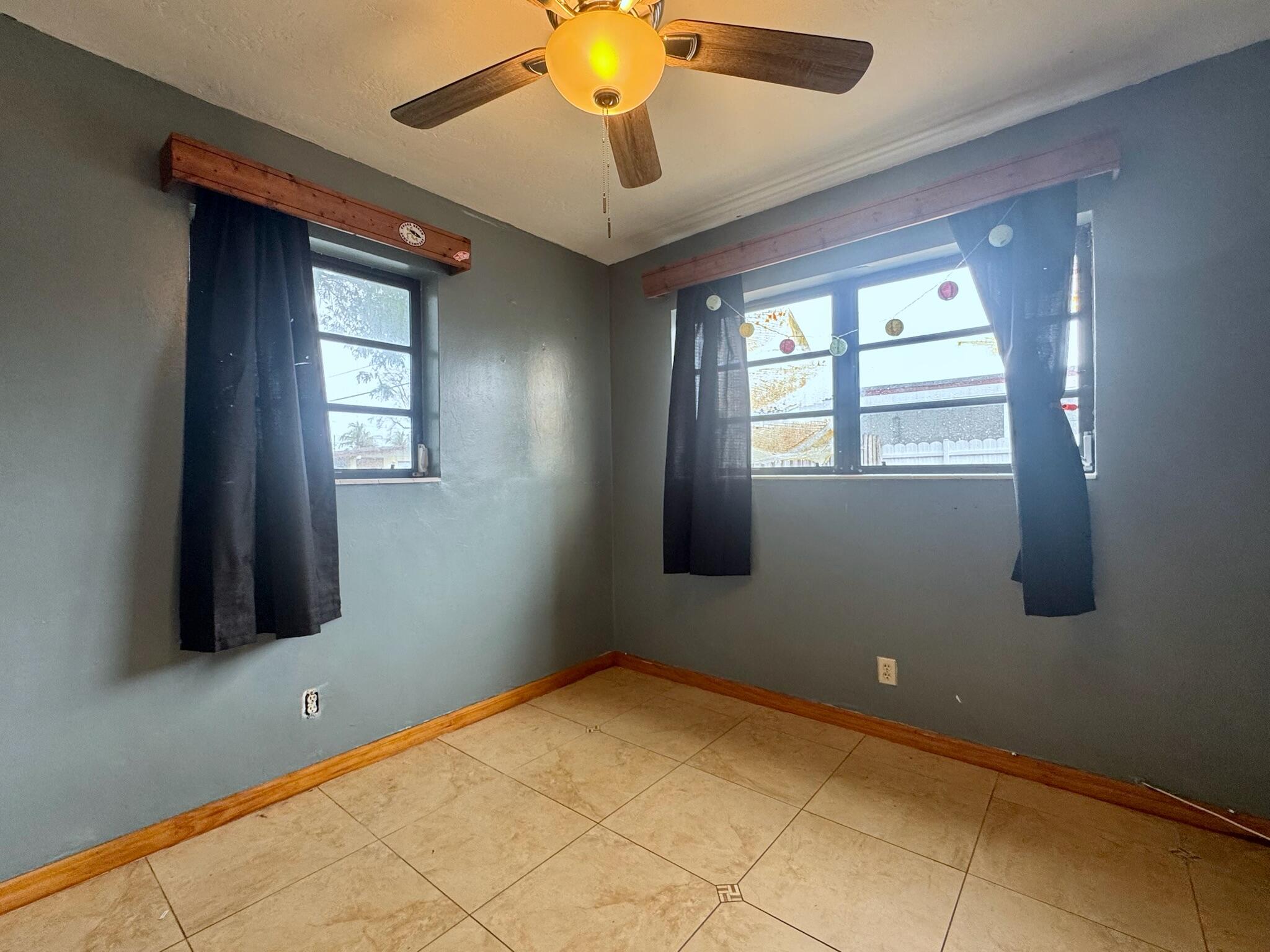 10060 Southwest 214th Street Cutler Bay, FL 33189 - Photo 14 of 26 IMG_1570