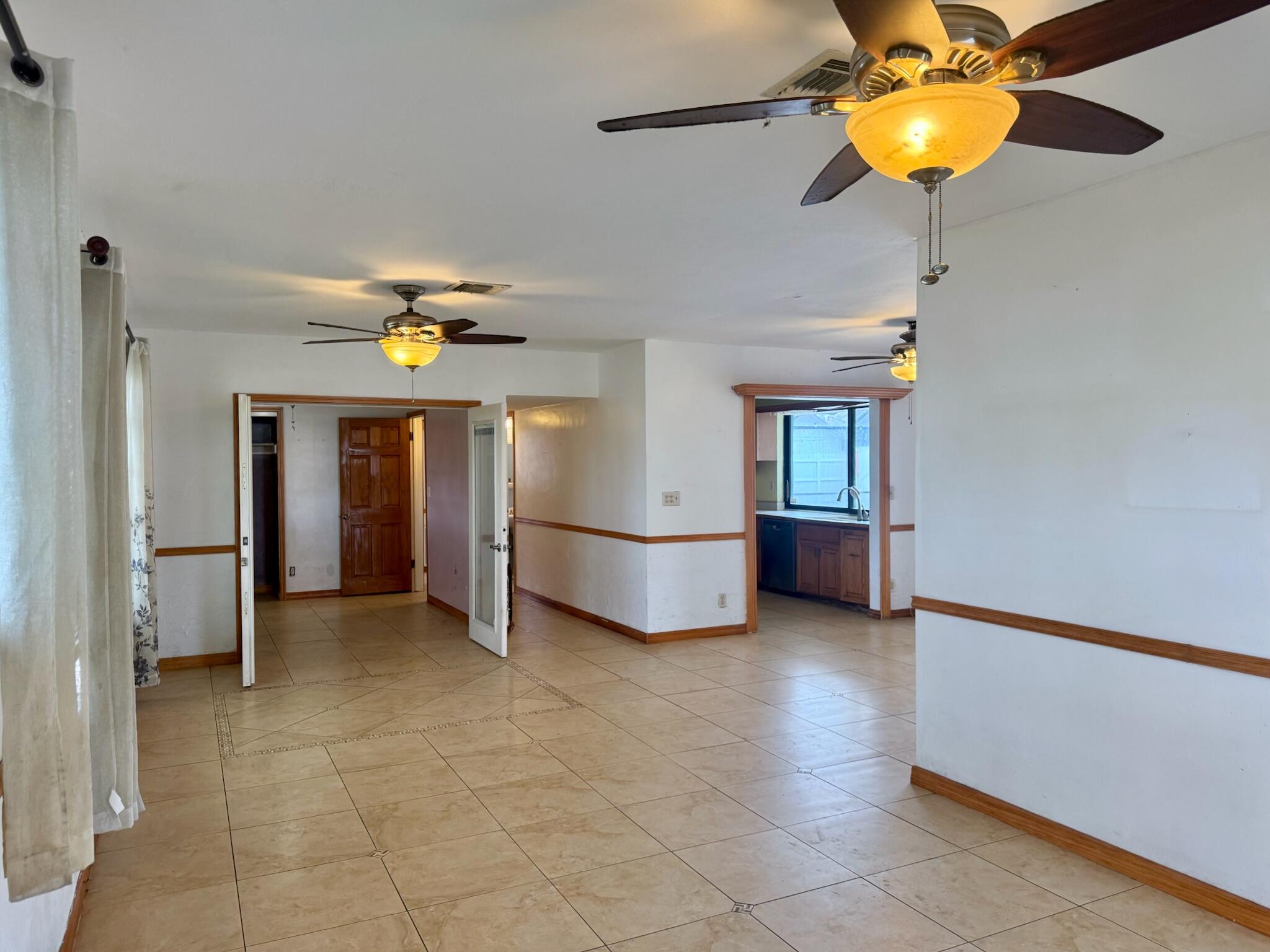 10060 Southwest 214th Street Cutler Bay, FL 33189 - Photo 2 of 26 IMG_1551