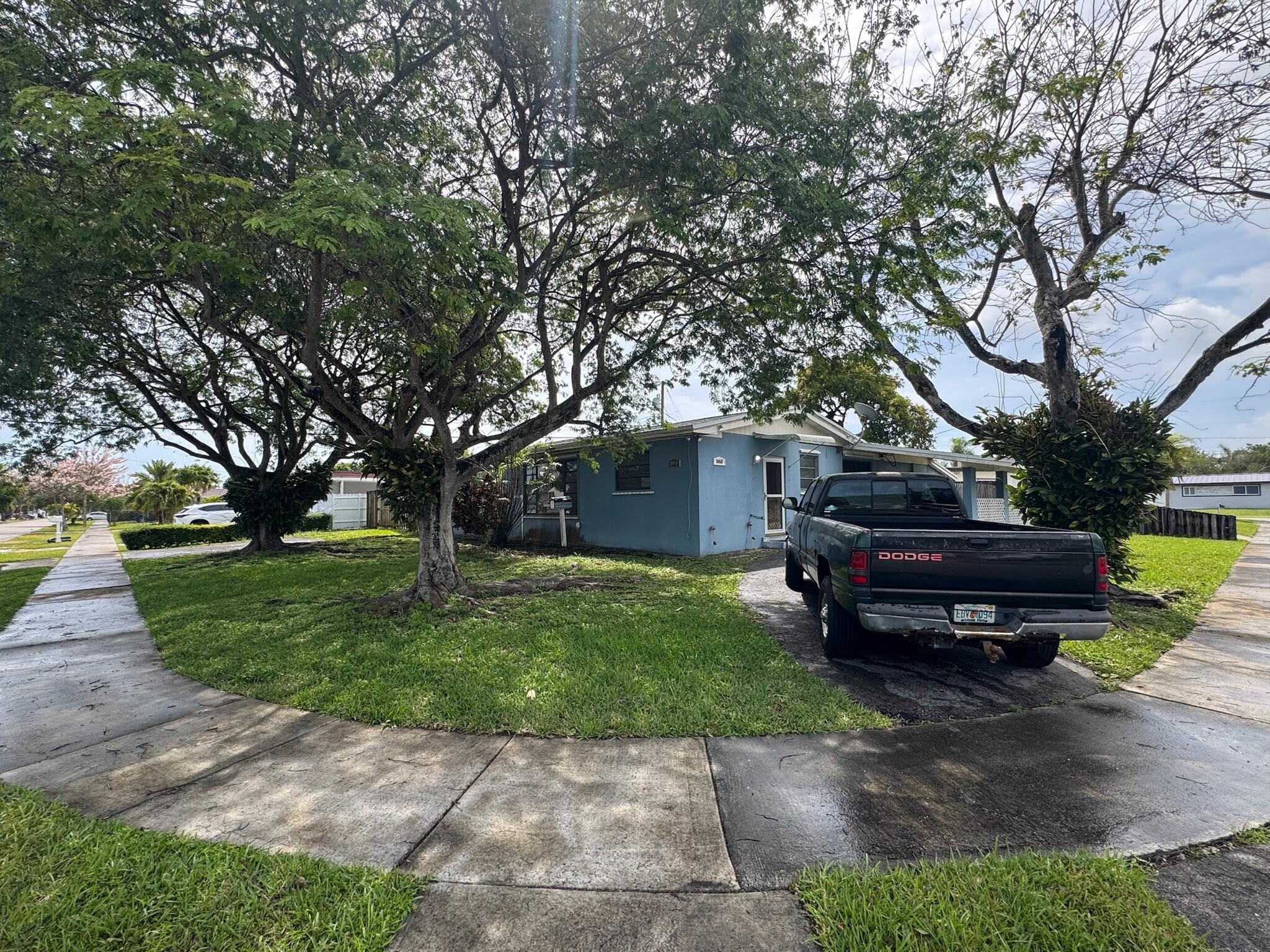 10060 Southwest 214th Street Cutler Bay, FL 33189 - Photo 25 of 26 IMG_1629