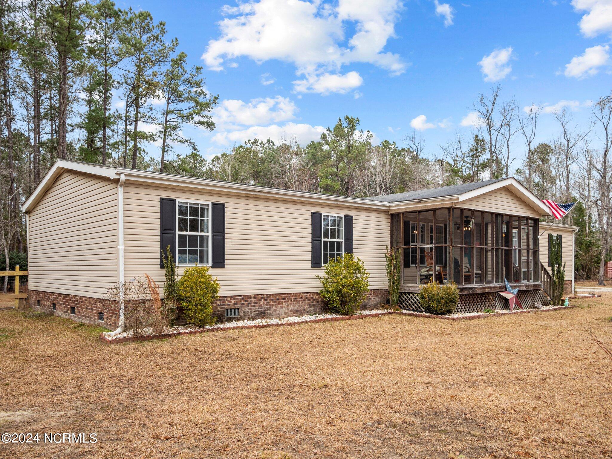 2052 Haws Run Road Maple Hill, NC 28454 - Photo 3 of 50 3-web-or-mls-03