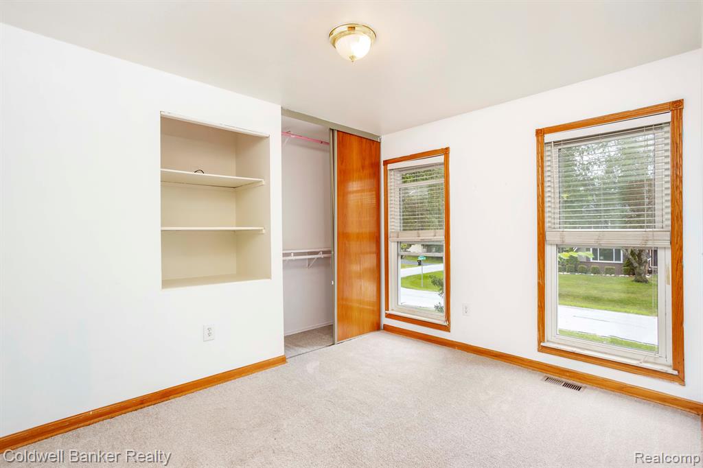 22512 Sheridan Road Novi, MI 48375 - Photo 21 of 37