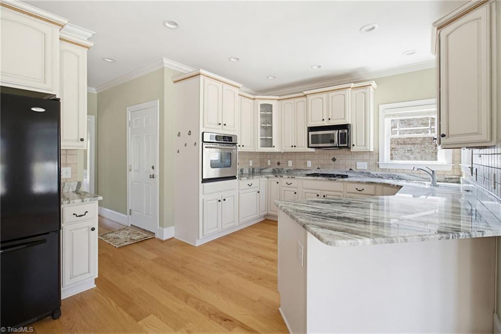 8204 Brotherstwo Road Colfax, NC 27235 - Photo 27 of 50 Spacious kitchen