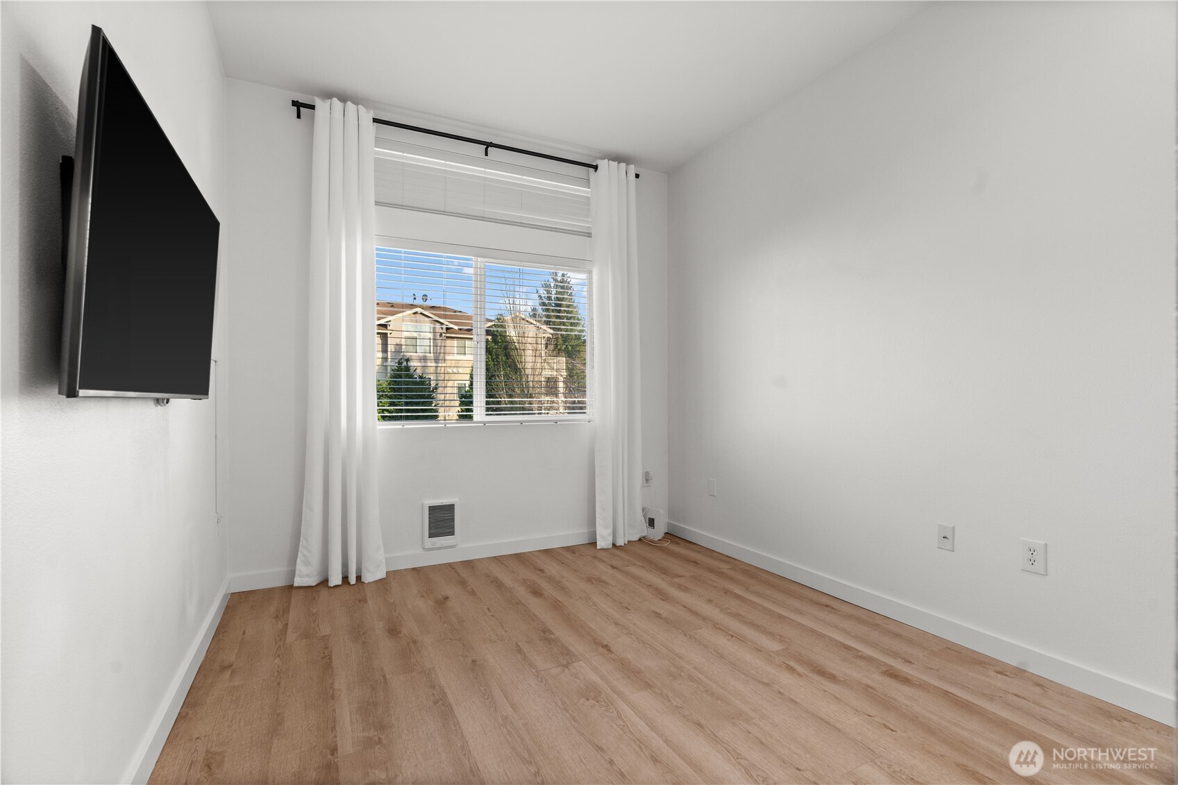 6113 Hazel Loop Southeast, Unit D Auburn, WA 98092 - Photo 23 of 38