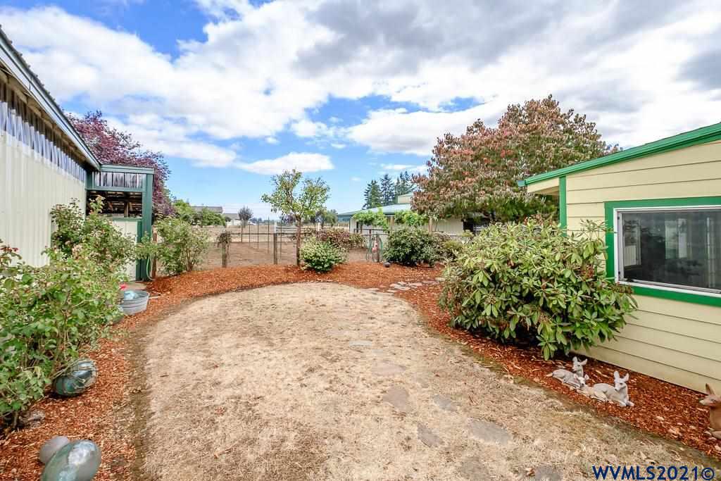 130 Oak Villa Road Dallas, OR 97338 - Photo 5 of 42