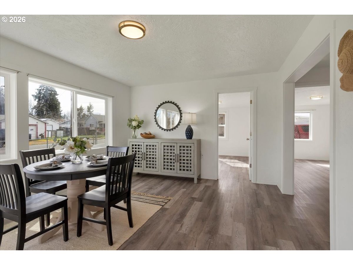 809 Southwest Ash Street Dallas, OR 97338 - Photo 12 of 40