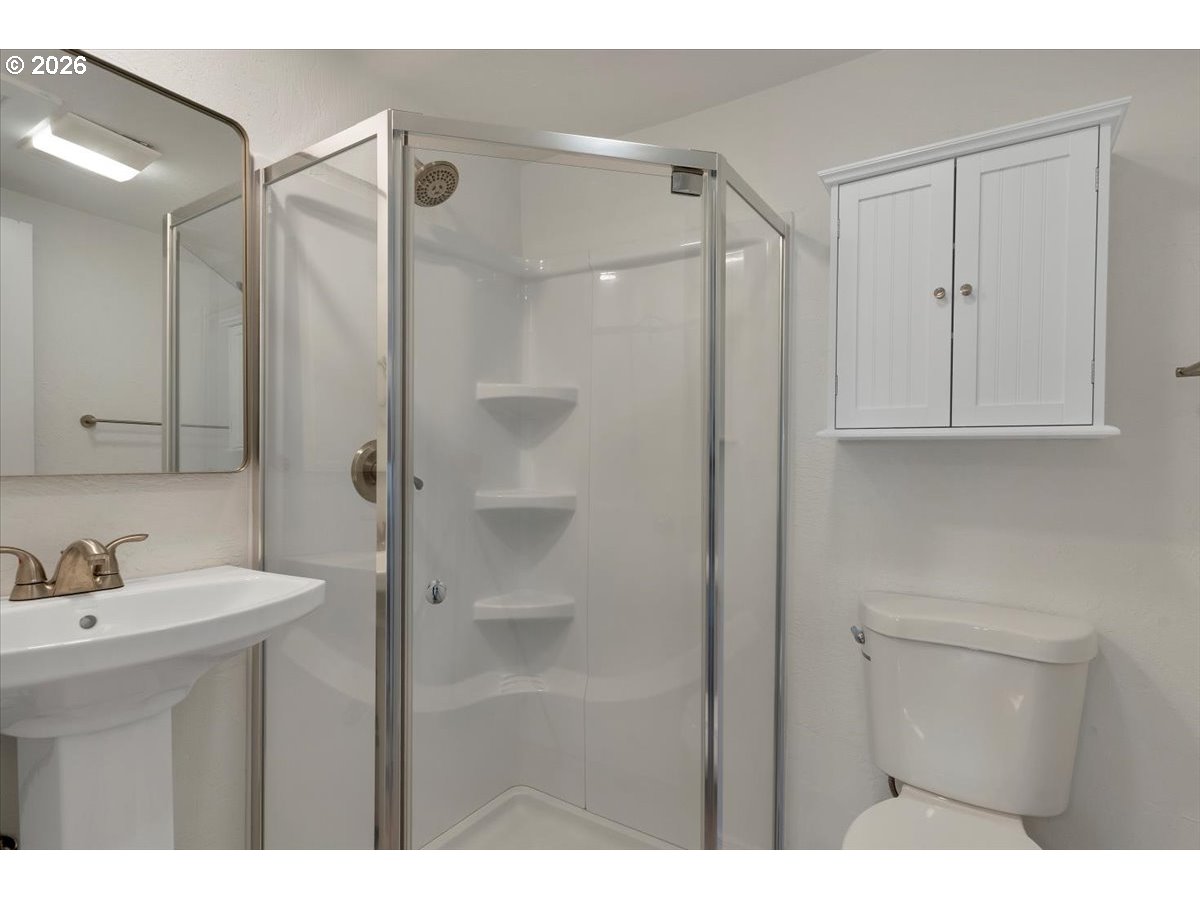 809 Southwest Ash Street Dallas, OR 97338 - Photo 28 of 40