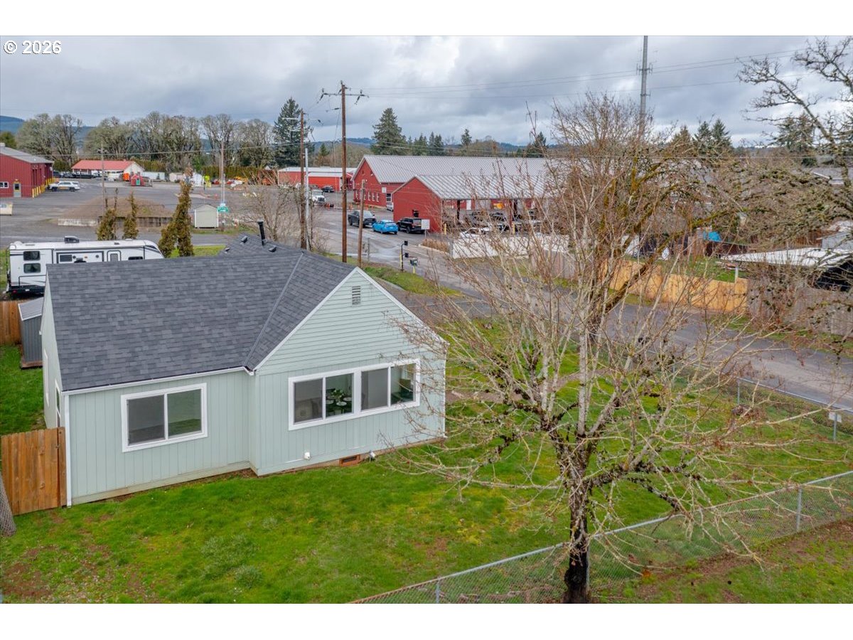 809 Southwest Ash Street Dallas, OR 97338 - Photo 32 of 40