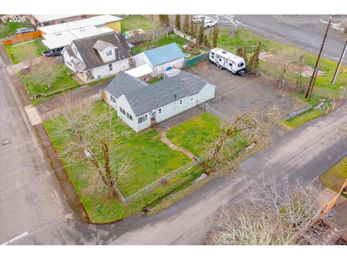 809 Southwest Ash Street Dallas, OR 97338 - Photo 33 of 40