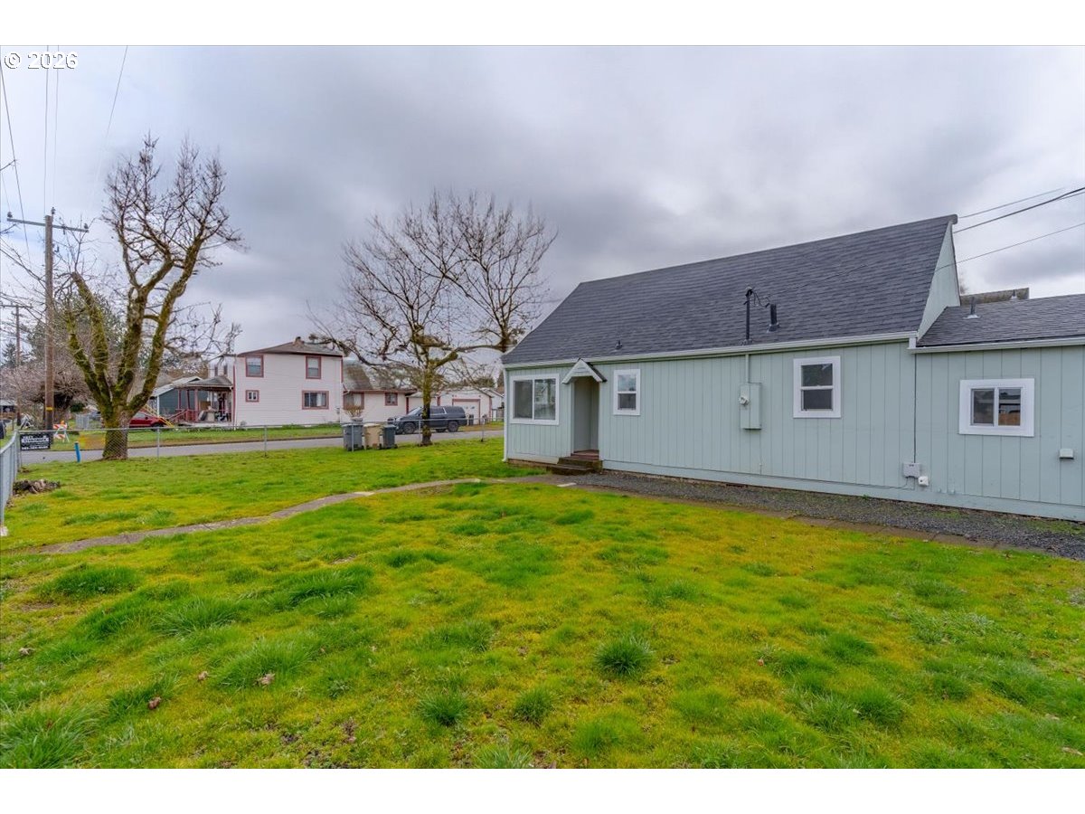 809 Southwest Ash Street Dallas, OR 97338 - Photo 36 of 40