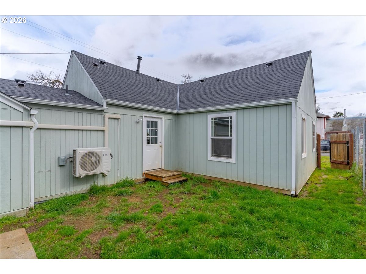 809 Southwest Ash Street Dallas, OR 97338 - Photo 39 of 40