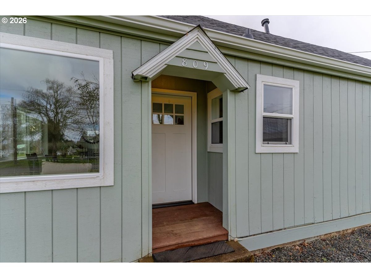 809 Southwest Ash Street Dallas, OR 97338 - Photo 5 of 40