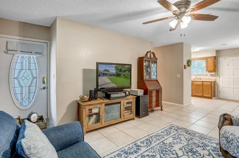 $300,000 | 1113 Ash Drive, Marble Falls, TX 78654
