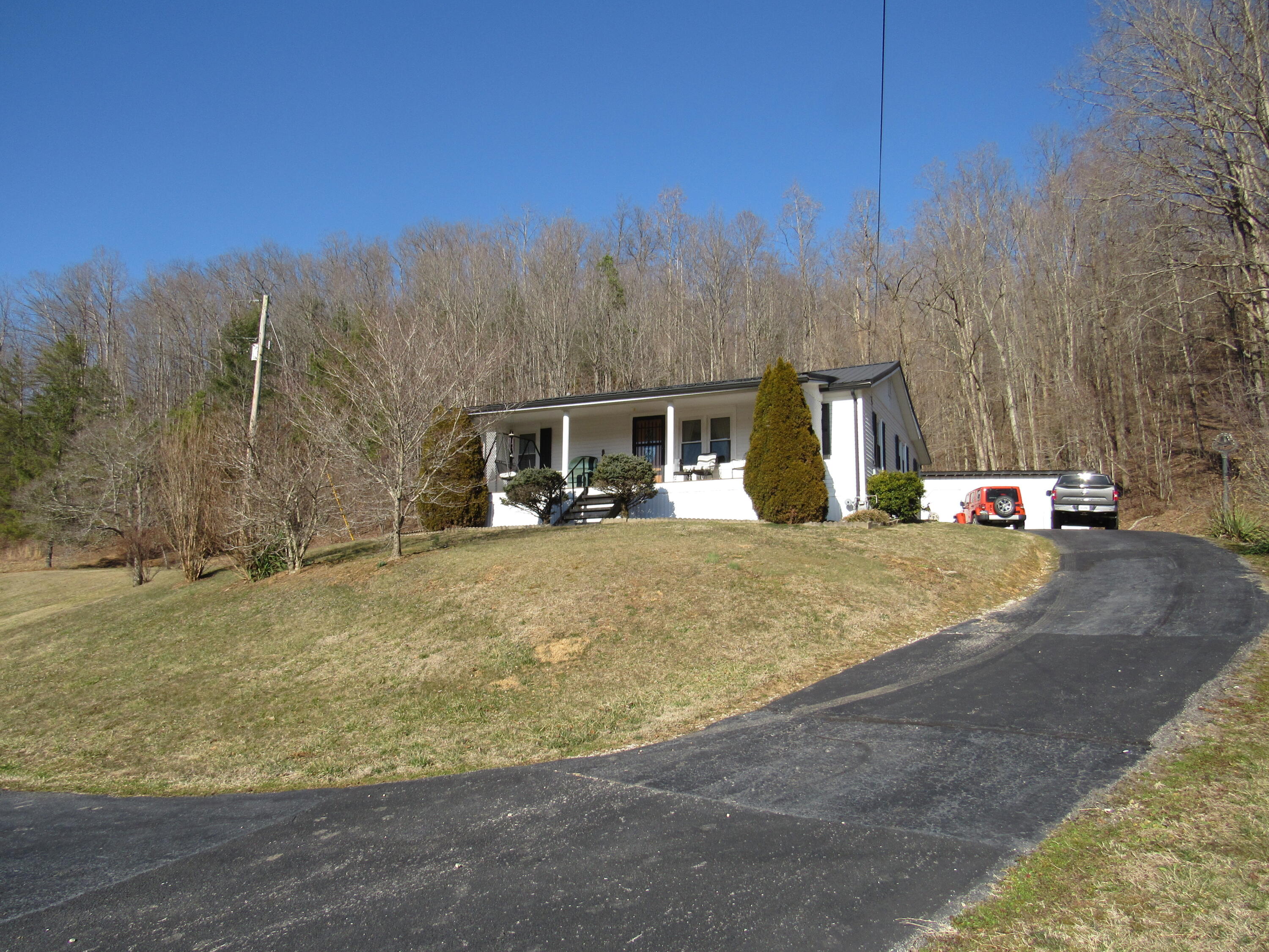 1140 Lower Gilmore Road Campton, KY 41301 - Photo 1 of 32 1-IMG_8573