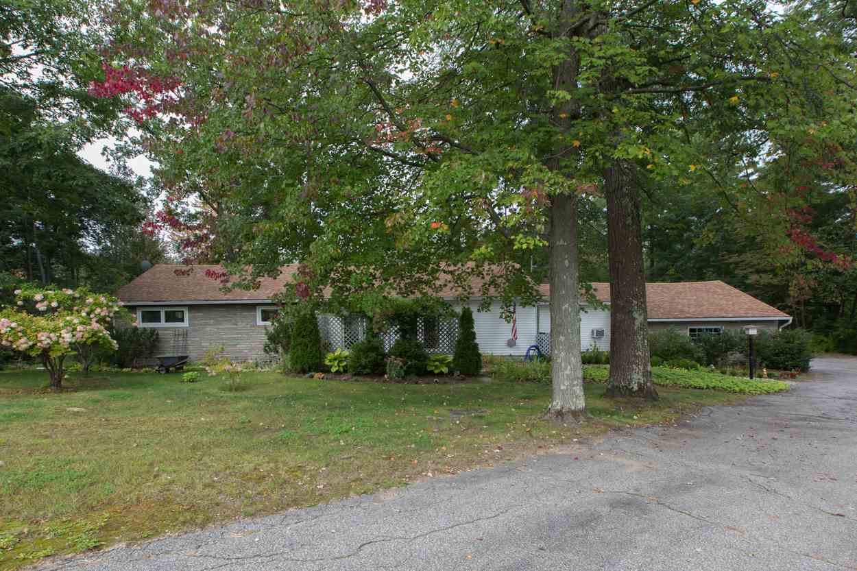 121 Rockingham Road Londonderry, NH 03053 - Photo 2 of 38