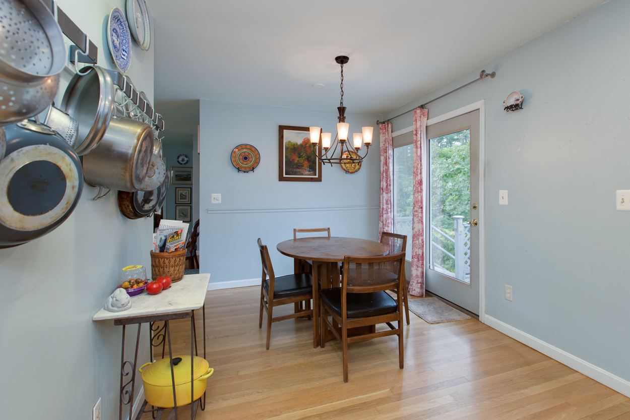 121 Rockingham Road Londonderry, NH 03053 - Photo 12 of 38