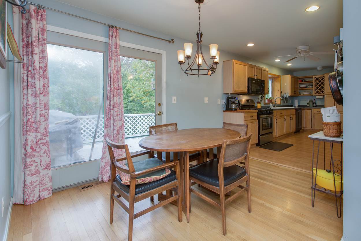 121 Rockingham Road Londonderry, NH 03053 - Photo 14 of 38