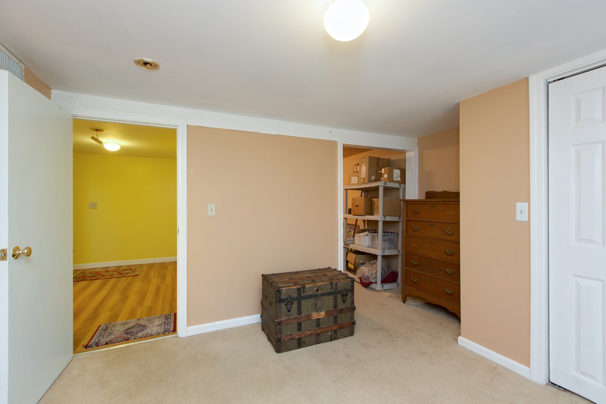 121 Rockingham Road Londonderry, NH 03053 - Photo 29 of 38