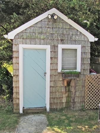 25 Arlington Road Wareham, MA 02571 - Photo 13 of 17 a front view of a house with a yard
