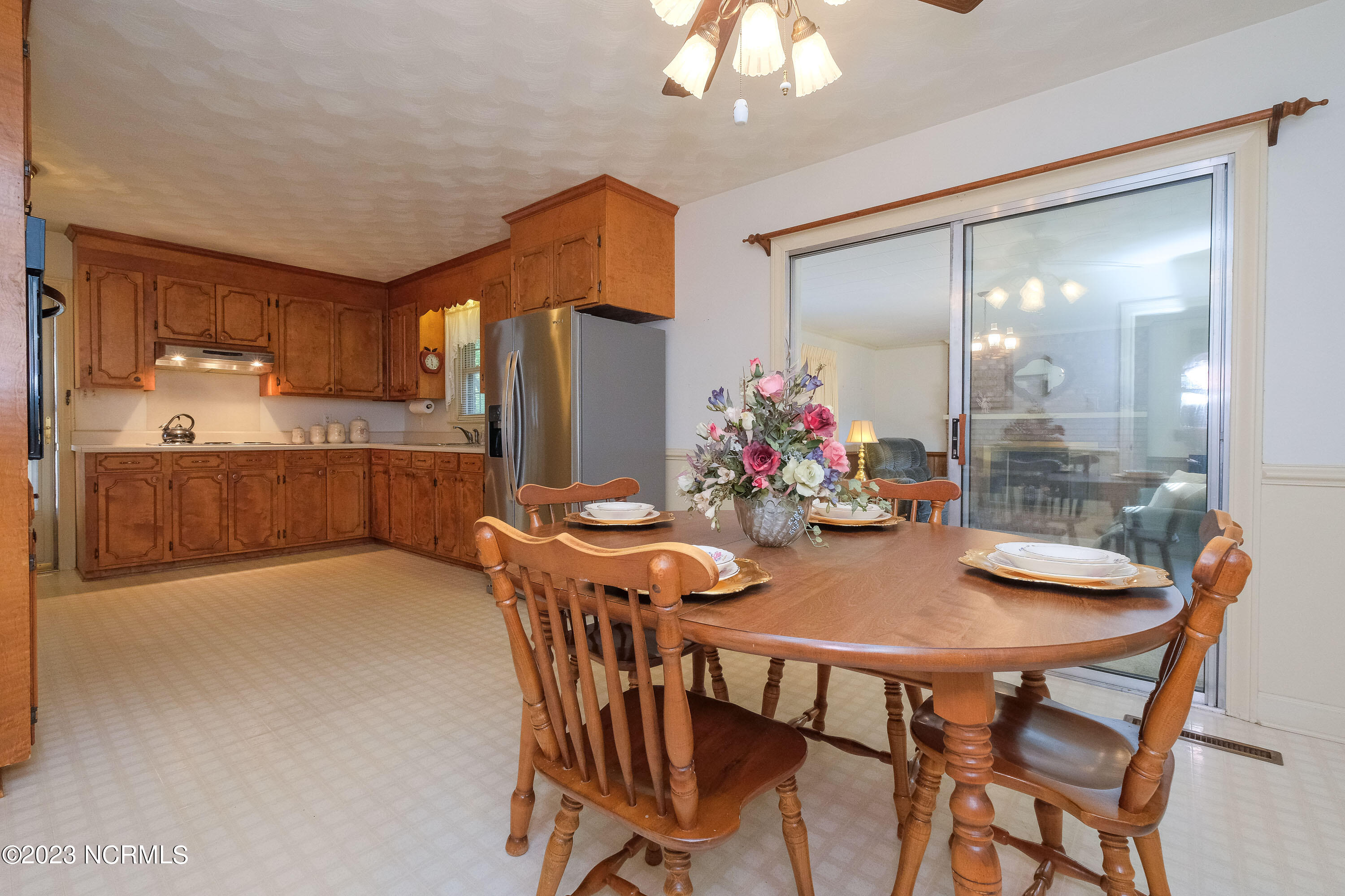 1718 Virginia Road Edenton, NC 27932 - Photo 6 of 18 6- kitchen