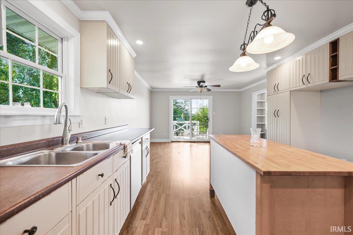 534 Robyn Road Valparaiso, IN 46385 - Photo 6 of 38 Gallery Image 6