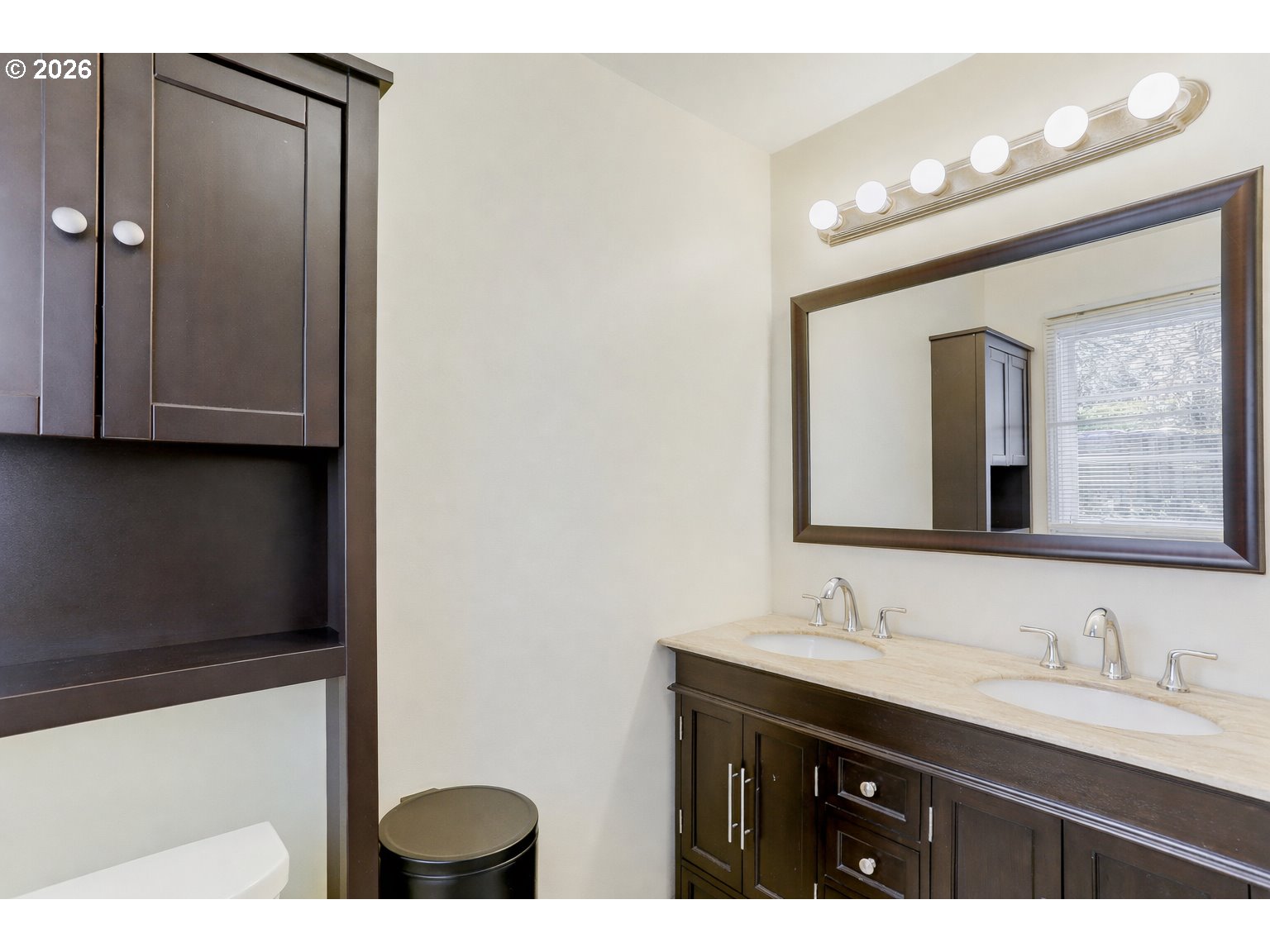 5008 Southwest Taylors Ferry Road Portland, OR 97219 - Photo 17 of 31 Bathroom, Attached