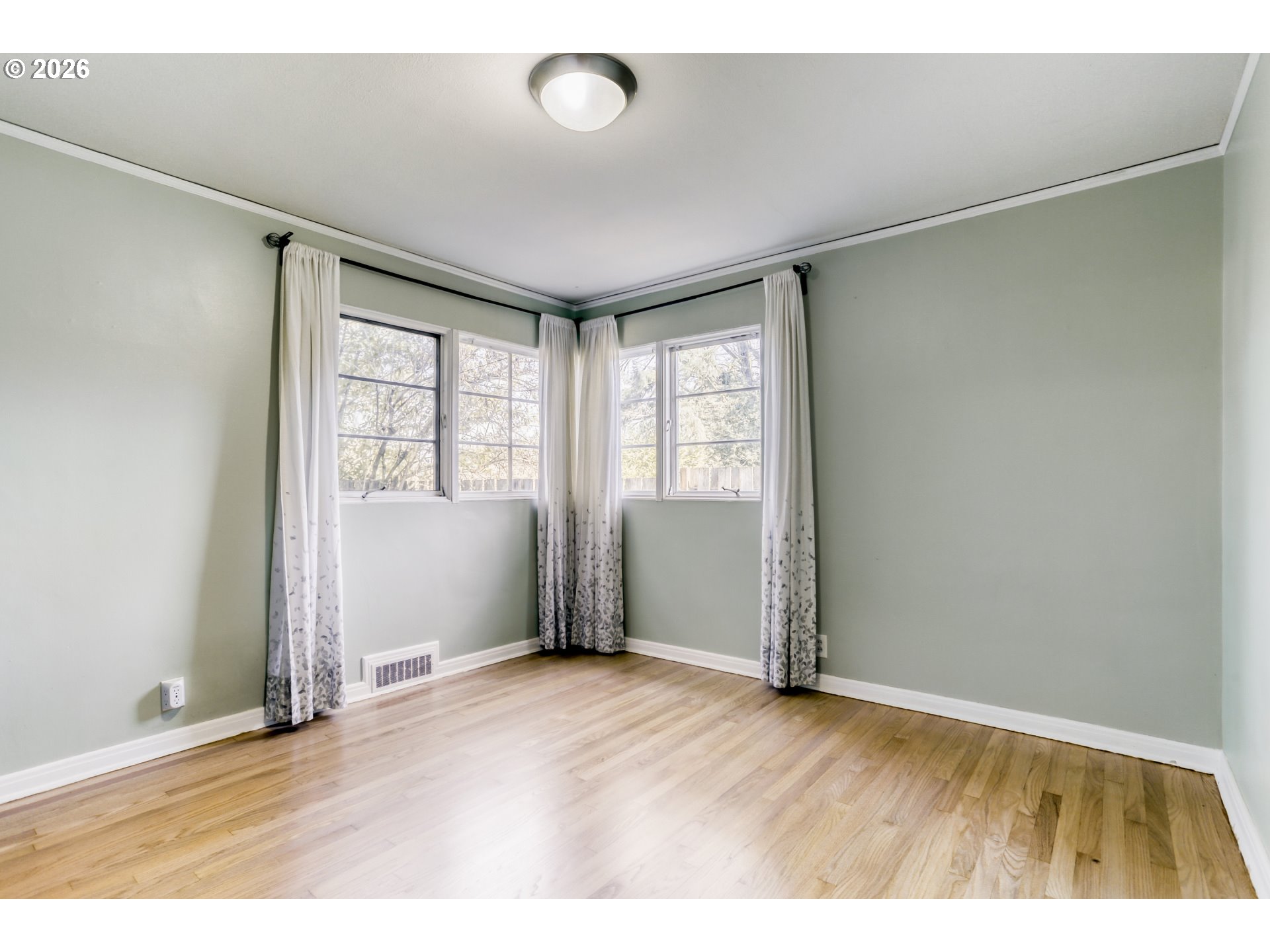 5008 Southwest Taylors Ferry Road Portland, OR 97219 - Photo 18 of 31 Bedroom