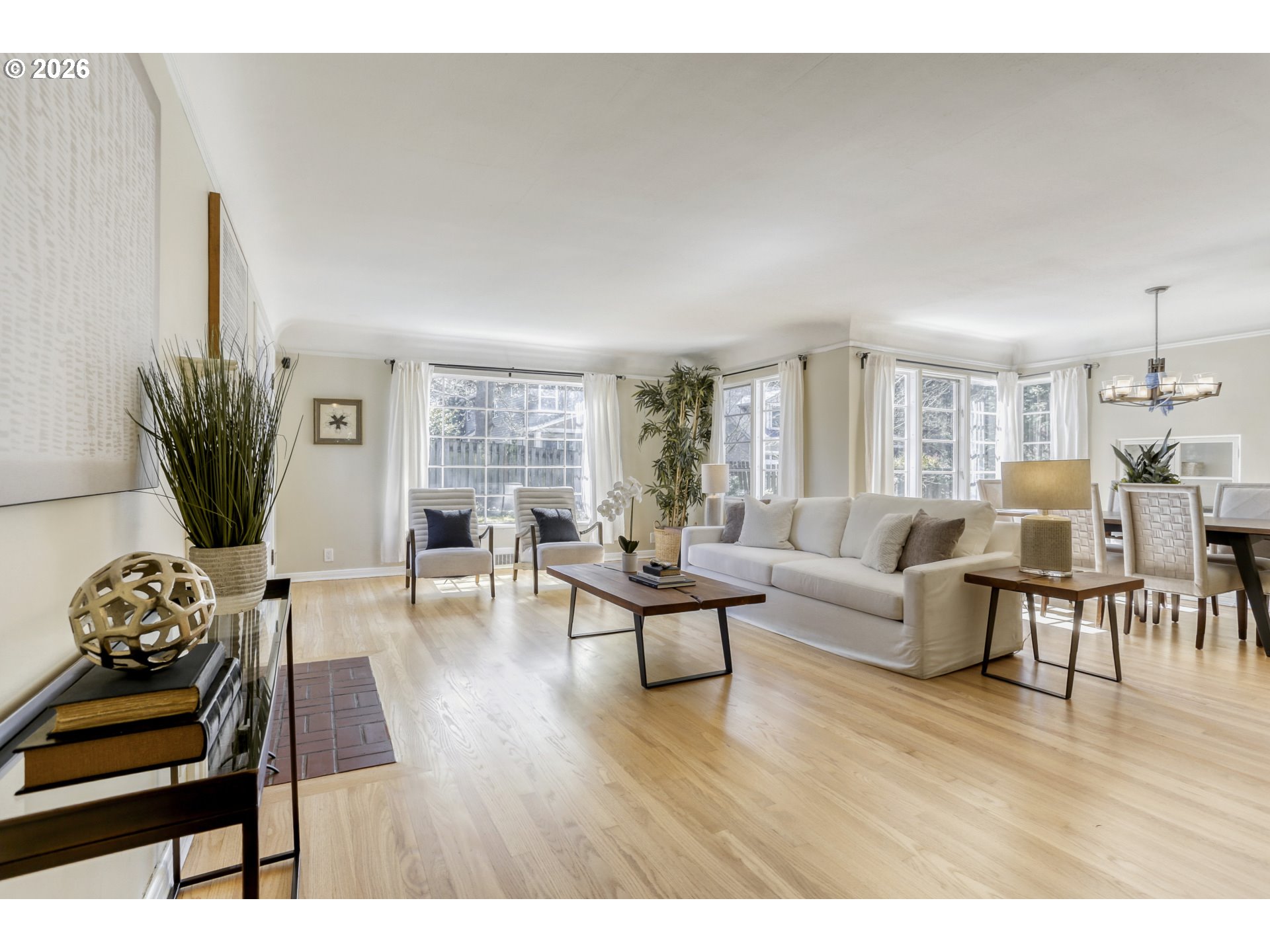 5008 Southwest Taylors Ferry Road Portland, OR 97219 - Photo 4 of 31 Living Room/Dining Room