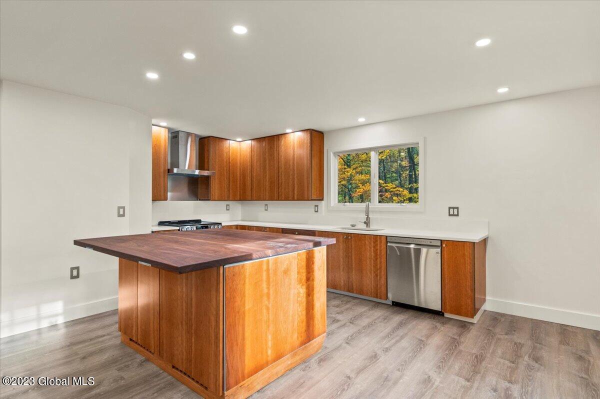 653 Strakos Road Wilton, NY 12833 - Photo 3 of 34 06-FJD_5378