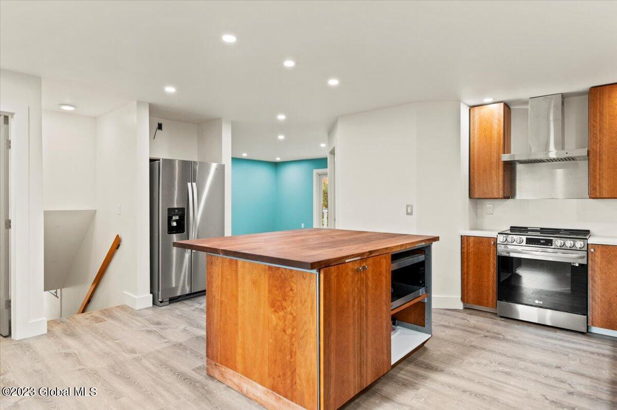 653 Strakos Road Wilton, NY 12833 - Photo 4 of 34 09-FJD_5387