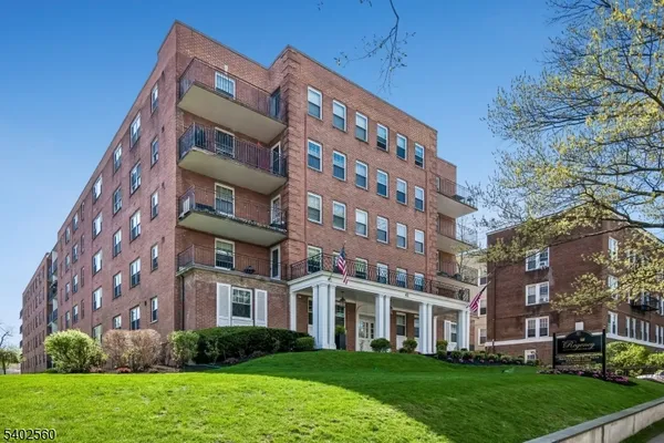 $3,300 | 41 Elm Street, Unit 1B, Morristown, NJ 07960